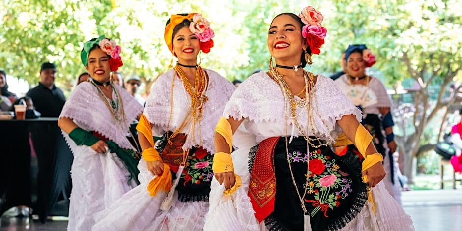 Chile, Mole, Pozole Festival